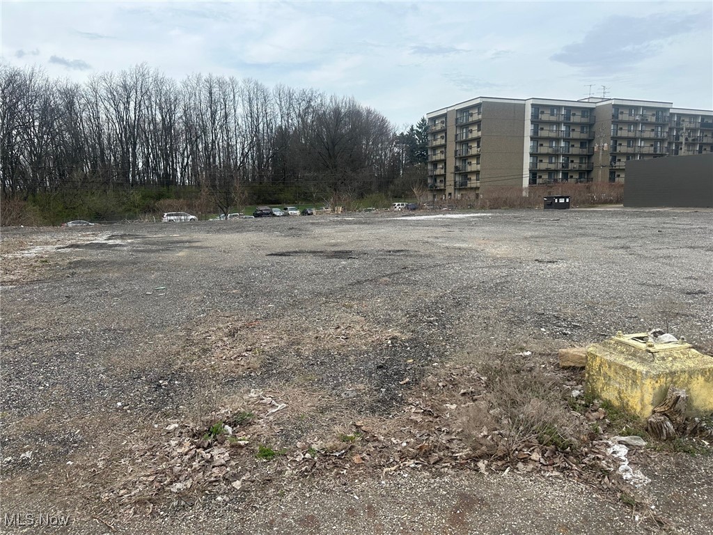 0.72 Acres of Commercial Vacant Land in Kent City!
For Sale or Lease
City Utilities; high traffic counts, minutes from downtown Kent, Ravenna, Brimfield, Rootstown and Cuyahoga Falls.
Close to all major highways: ST RT 261; St Rt 43; St Rt 59. I76, I77 and I80.