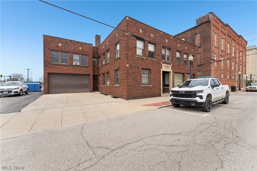 Barberton - Commercial Sale