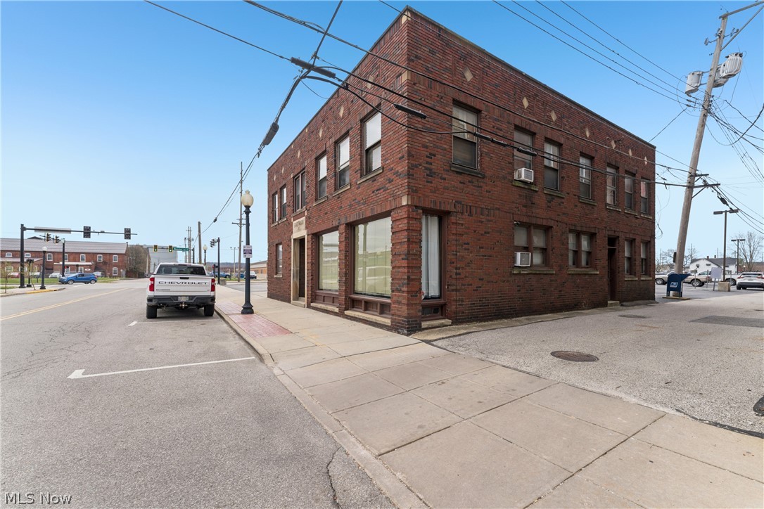 Barberton - Commercial Sale