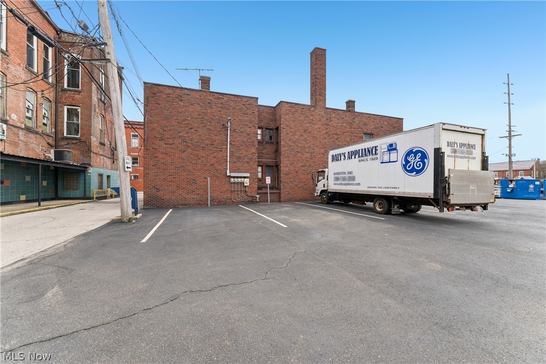 Barberton - Commercial Sale
