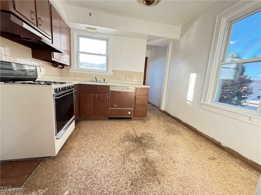 Dj Clarks Add - Residential