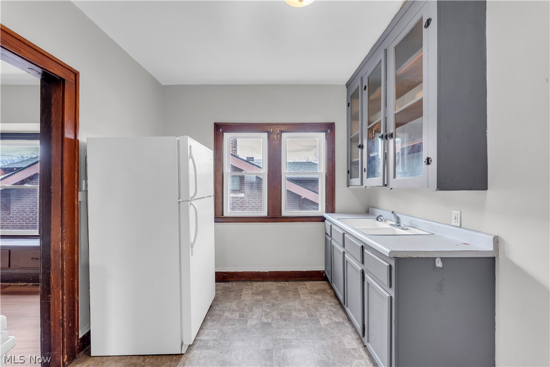 Rockefeller & Andres - Residential Lease