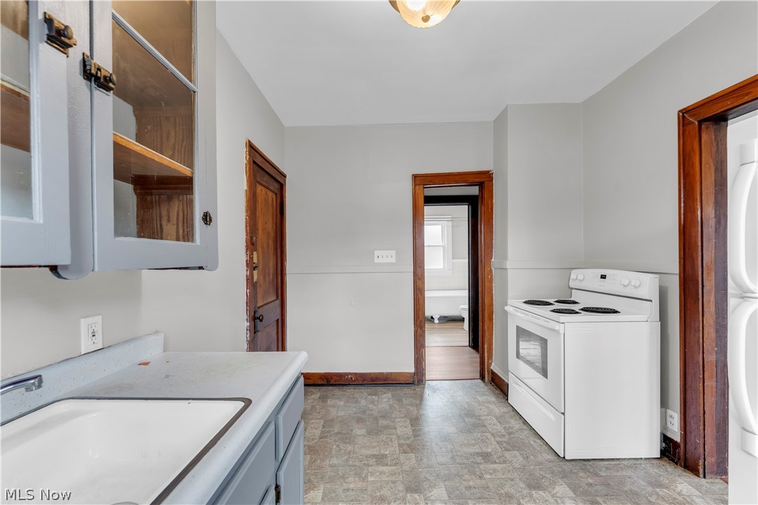 Rockefeller & Andres - Residential Lease