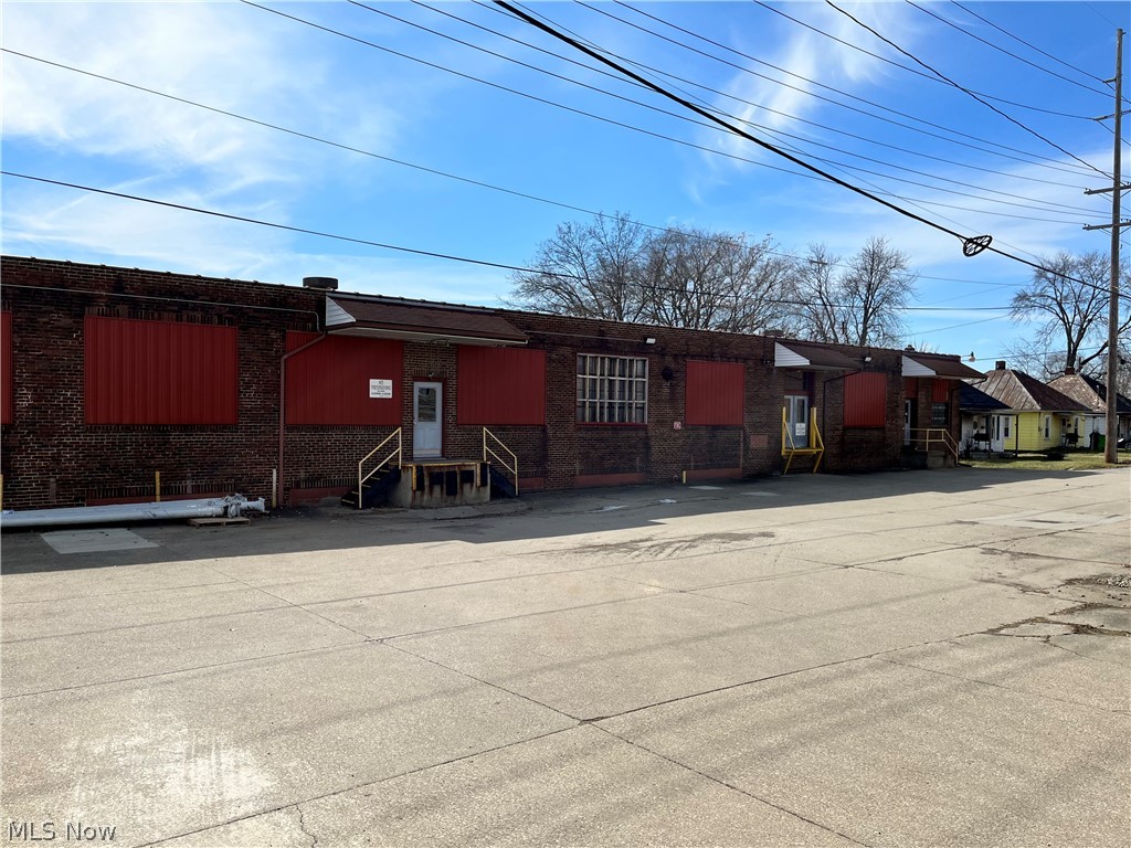 Nice older facility for warehouse use or light manufacturing.