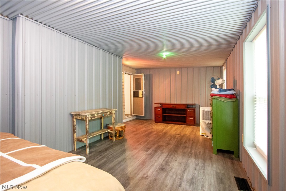 October Hill/Wally Hlnd Develo - Residential