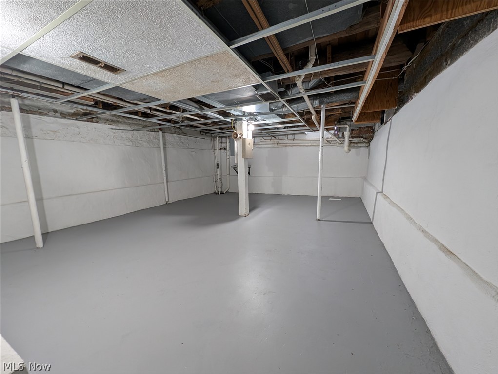 June Harris 01 Rep - Residential