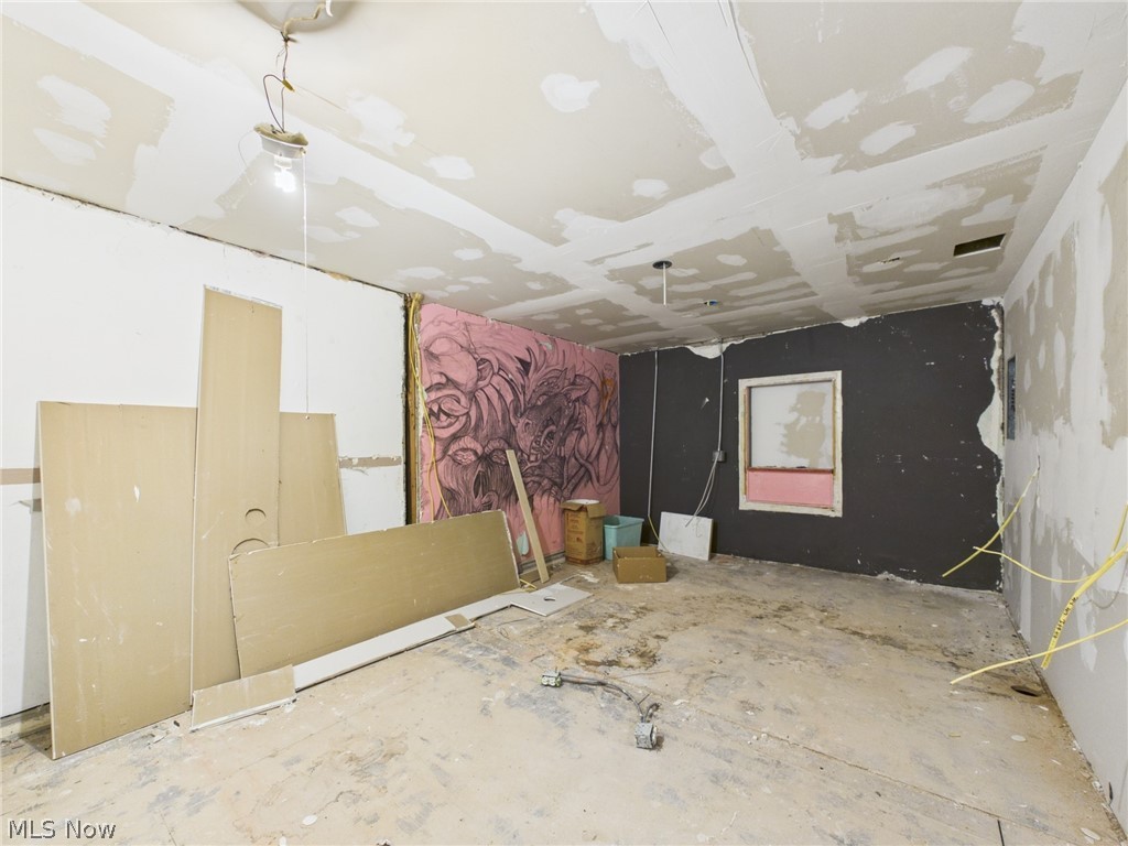 Canton - Commercial Sale