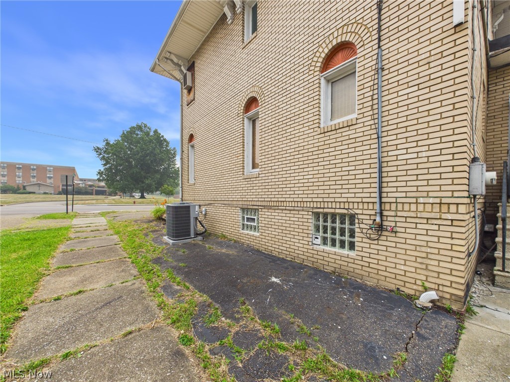 Canton - Commercial Sale