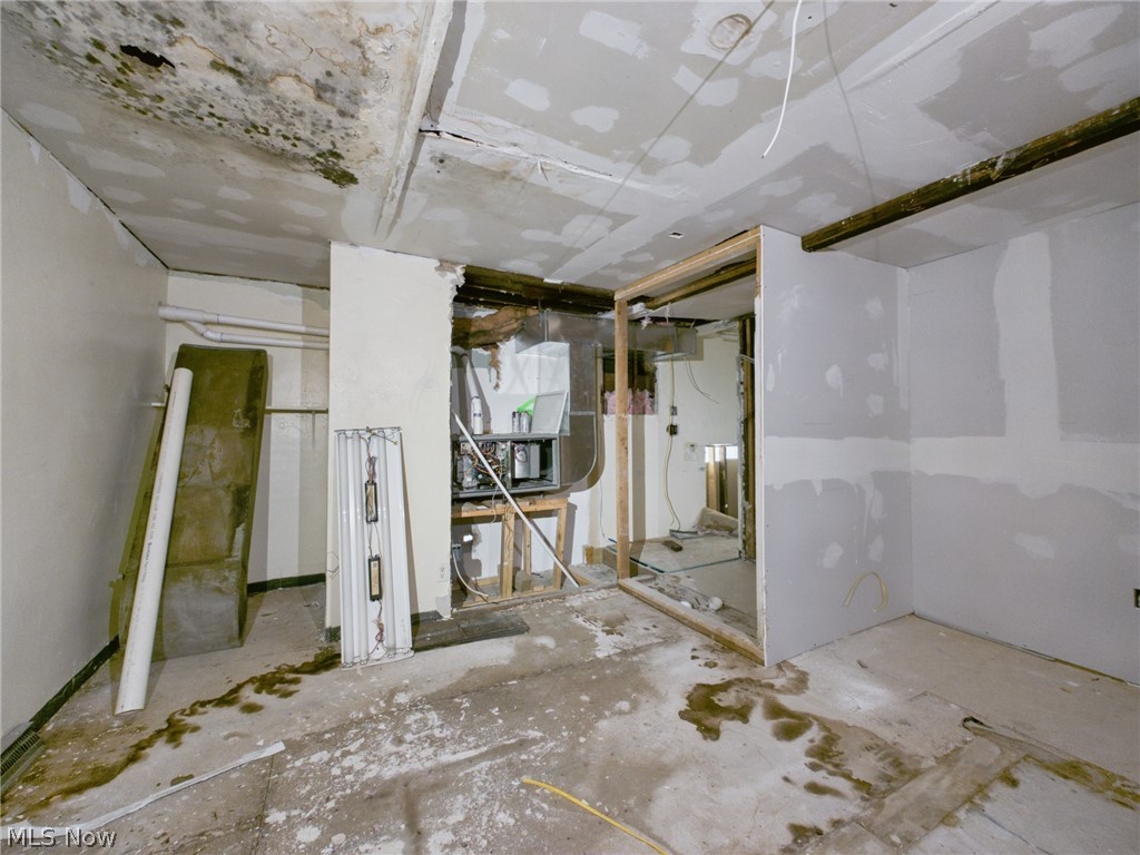 Canton - Commercial Sale