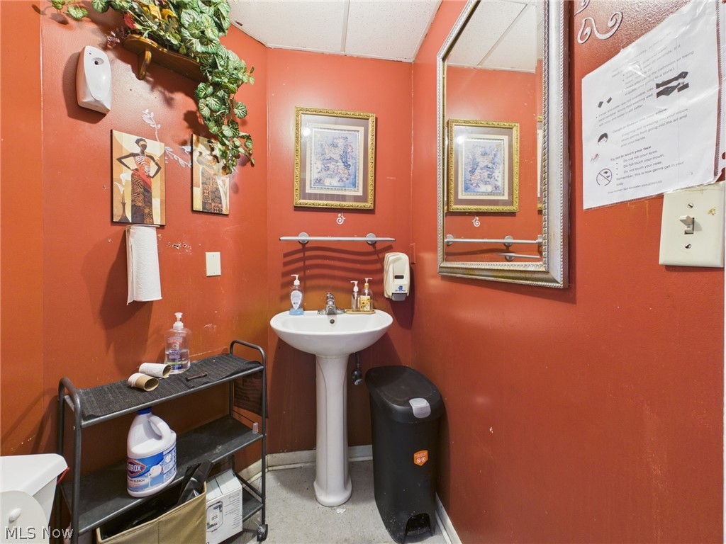 Canton - Commercial Sale