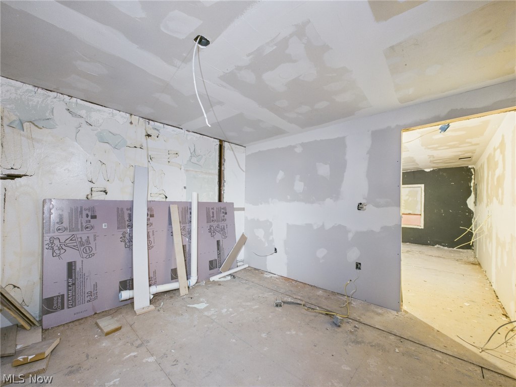 Canton - Commercial Sale