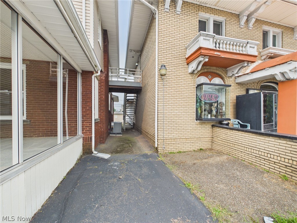Canton - Commercial Sale