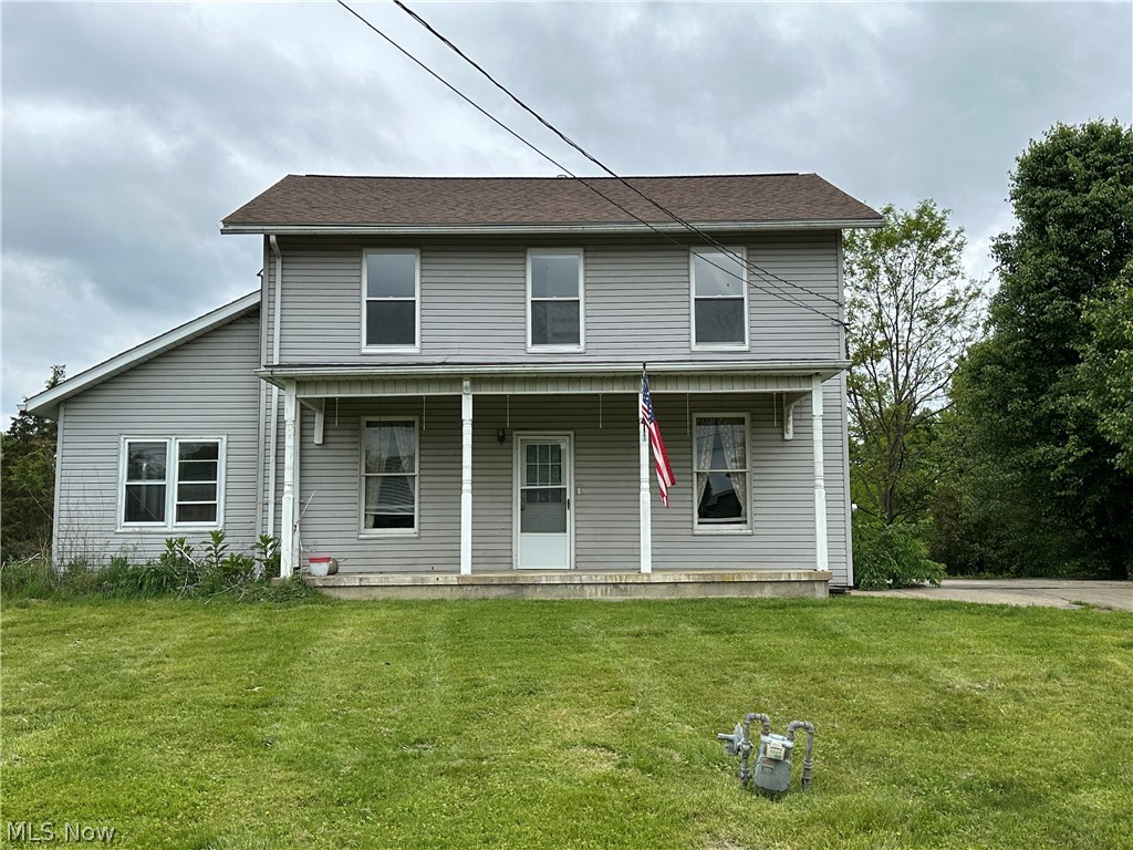 A true fixer-upper in a great neighborhood. Decent sized rooms, roof is approx. 3 years old. 

DO NOT WALK ON DECK!