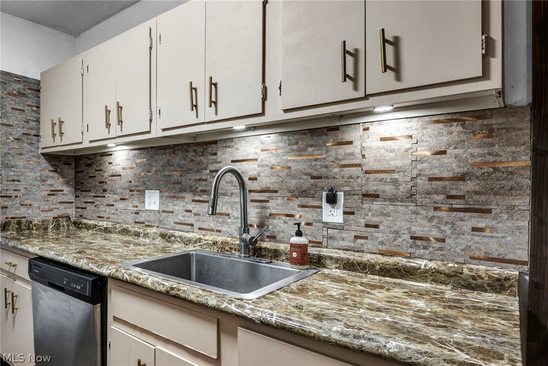 Misty Lake Vlg/Mdws Ph Condos - Residential