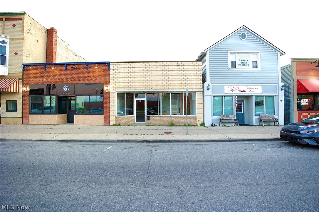 Selah Chamberlain - Commercial Sale