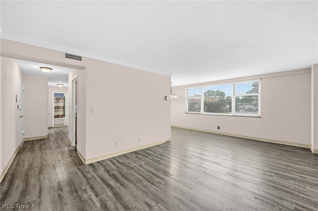Lake House Condo - Residential