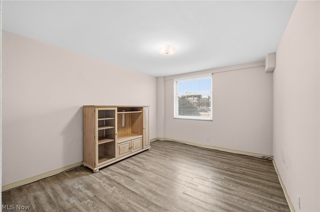 Lake House Condo - Residential