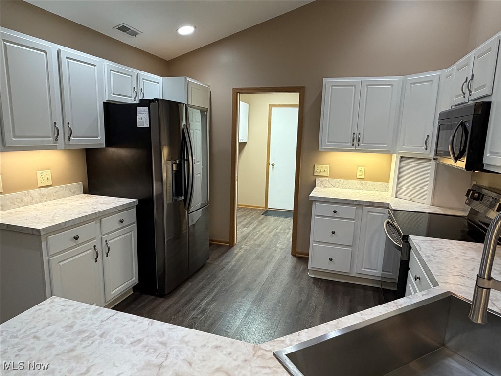 Scotsbury Green Condos - Residential