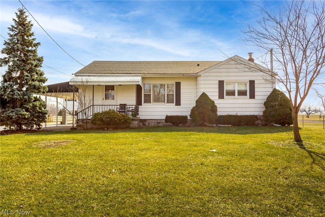 Multi-unit investment opportunity in a private setting! This unique property features a standalone 3-bedroom, 1-bath home with a full basement, plus a spacious duplex perfect for generating income or multi-generational living. The upper unit offers 4 bedrooms and 2 baths, while the lower unit includes 2 bedrooms and 2 full baths. Beautifully remodeled in 2017. Outside the 30' x 28' red barn adds storage, parking or a workshop.
Whether you're an investor, entrepreneur, or someone looking for a family compound,the possibilities are truly endless.
This property is commercially zoned.
There's even potential to add a second 48' x 34' barn with additional acreage.