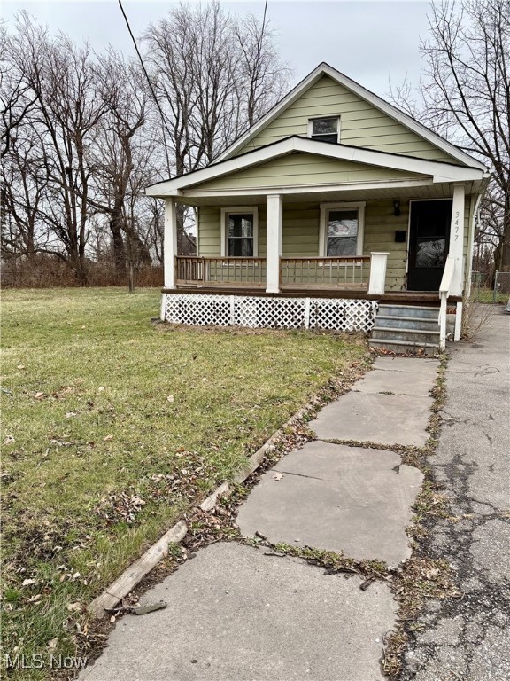 Don’t miss out on your chance to make this charming 3 bedroom, 1 bathroom Bungalow style home yours! Conveniently located minutes from Cleveland’s popular downtown attractions, Cleveland Metropark Zoo and popular shopping centers , Steelyard and West Side Market! Freshly carpeted, new kitchen appliances, makes this unit move in ready. NO PETS please.
 Rental requirements:Credit score of 600+. 500 - 600 is considered conditional.Less than 3 items in collections, excluding student loan and medical. Monthly income of 2.5 times the amount of the monthly rent.Thorough Eviction Check. $50 Non Refundable App Fee for all Adults who will be occupying the property.Applications can only be completed online.Typical Security Deposit equivalent to one months rent, pending results of background checks.Tenants must have the electric and gas transferred into their name and obtain renters insurance prior to receiving keys to the property. Owner will handle water, sewer, and lawn care! Tenant handles gas, electric, and snow removal.