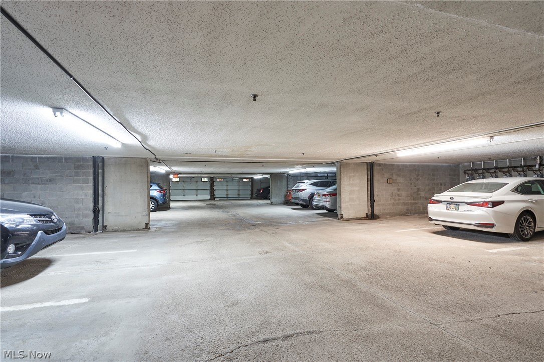 Woodhawk Club Condo Ph 7 - Residential