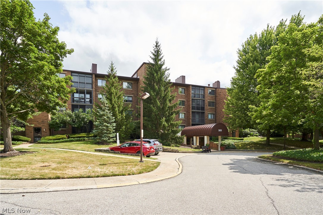 Woodhawk Club Condo Ph 7 - Residential