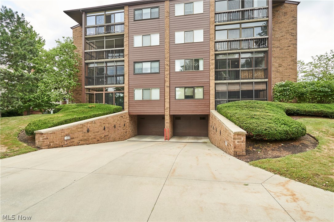 Woodhawk Club Condo Ph 7 - Residential