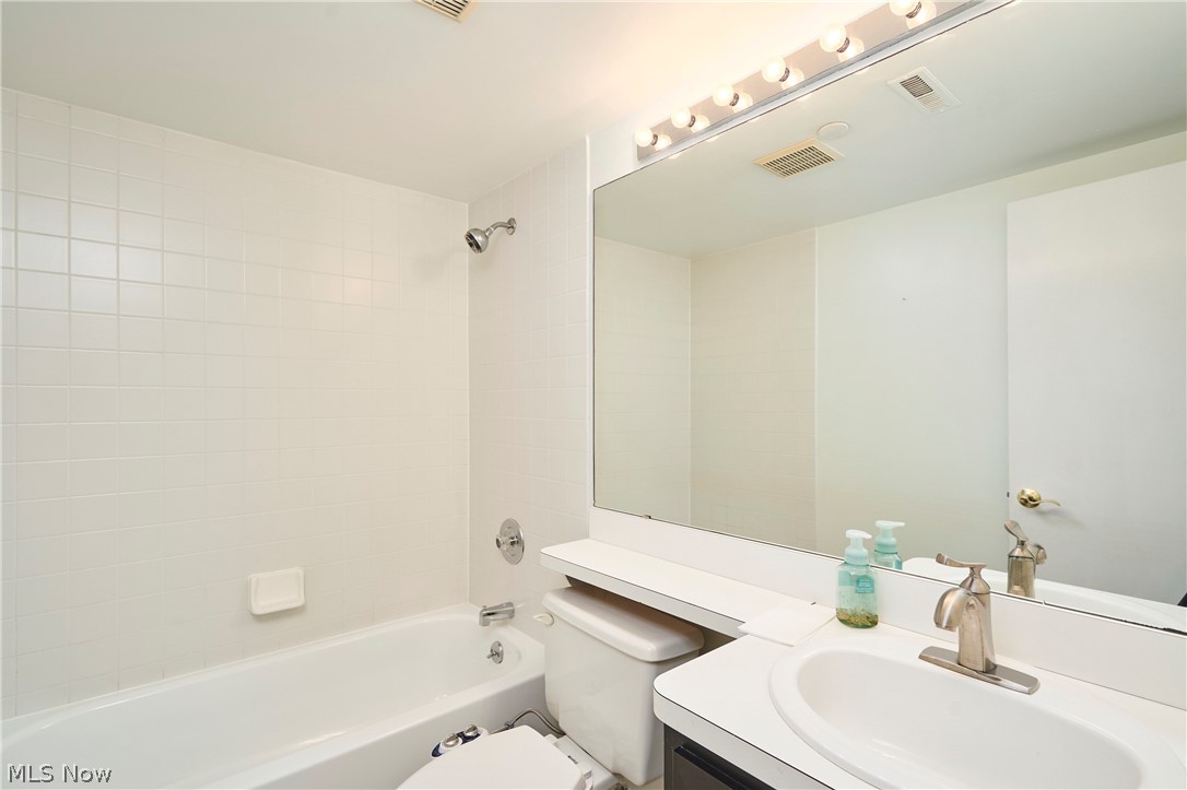 Woodhawk Club Condo Ph 7 - Residential