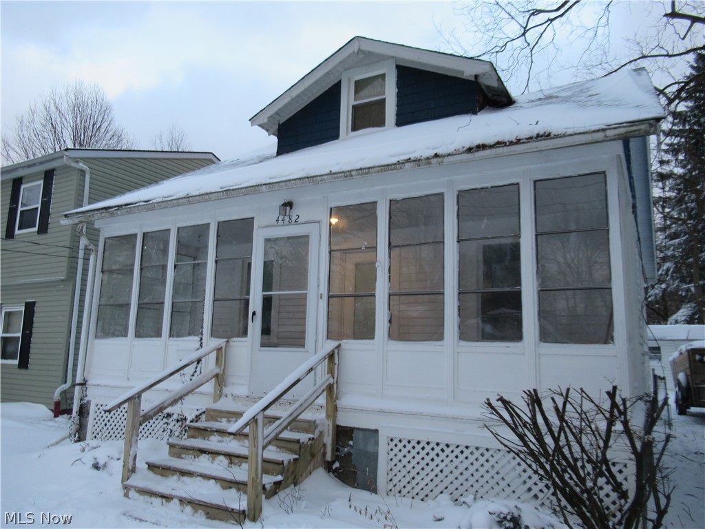 Totally Updated 3-bed, 2-bath, 1-car garage. New Paint, Flooring, Bathroom, Lights, blinds, and so much more. Large, fenced backyard.