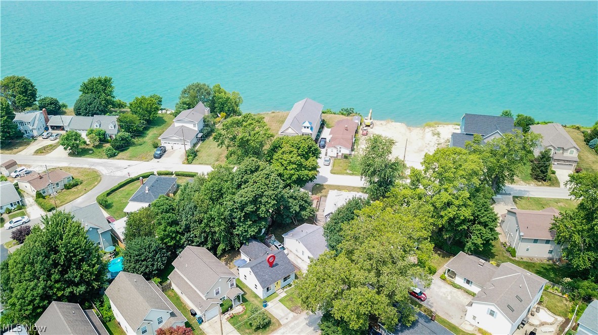 Willobee-On-The-Lake 02 - Residential