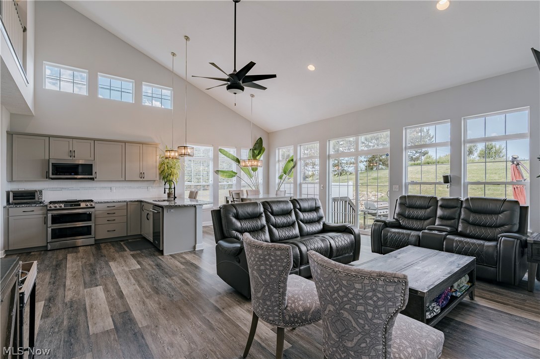 Pointe/Sterling Lakes Sub Ph 1 - Residential
