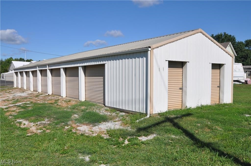 Board/Trade Fifth Add - Commercial Lease