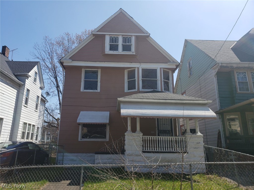 Don't miss this fantastic investment opportunity. Four large bedrooms, separate living & dining rooms and nice front porch. Super clean and ready for you or your tenants! Close to hospitals, restaurants, and highways. Will not last long.