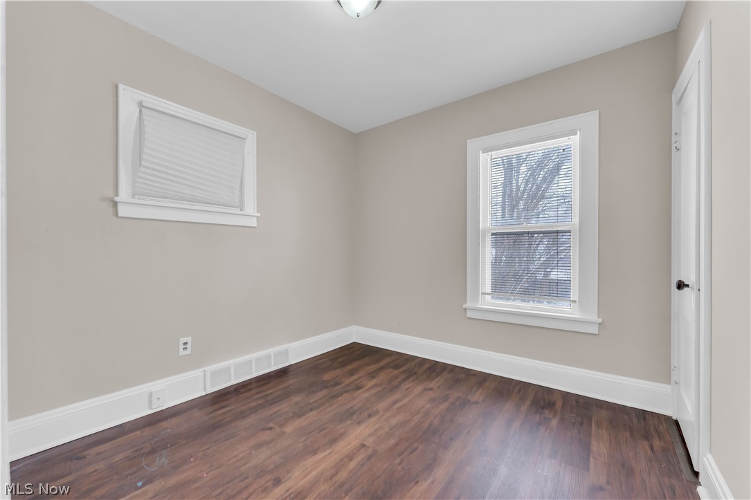 Laura E Sladden - Residential Lease