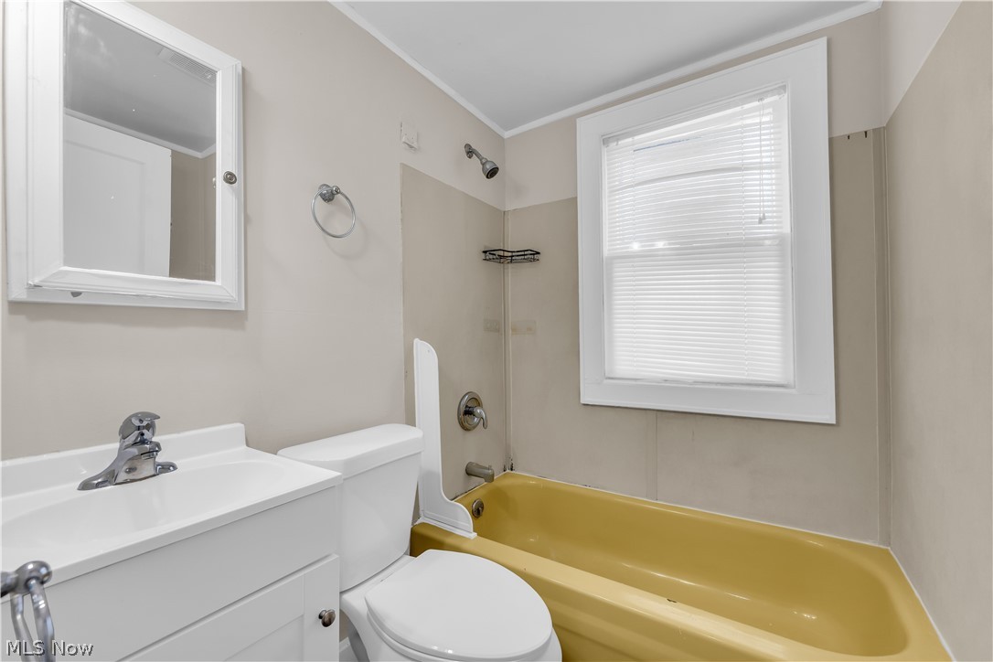 Laura E Sladden - Residential Lease