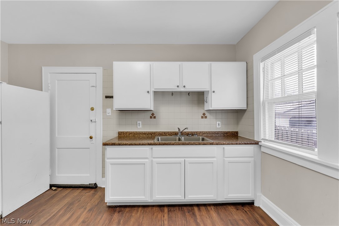 Laura E Sladden - Residential Lease
