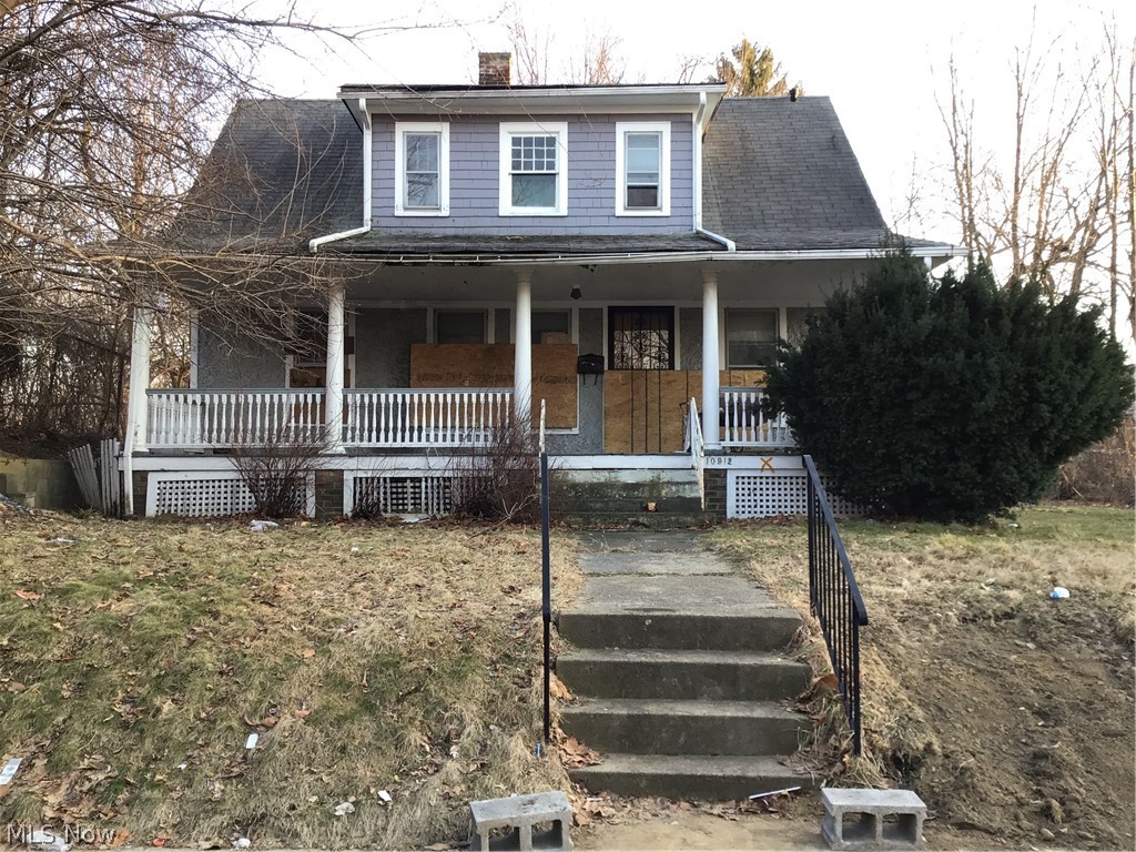 Perfect opportunity to own this 2 bedroom colonial located on a quiet dead end street. After a little TLC, you can call it home or add it to your portfolio! This home has a nice sized back yard with a full front porch. Price reflects condition and seller will make no repairs. Due diligence is suggested.