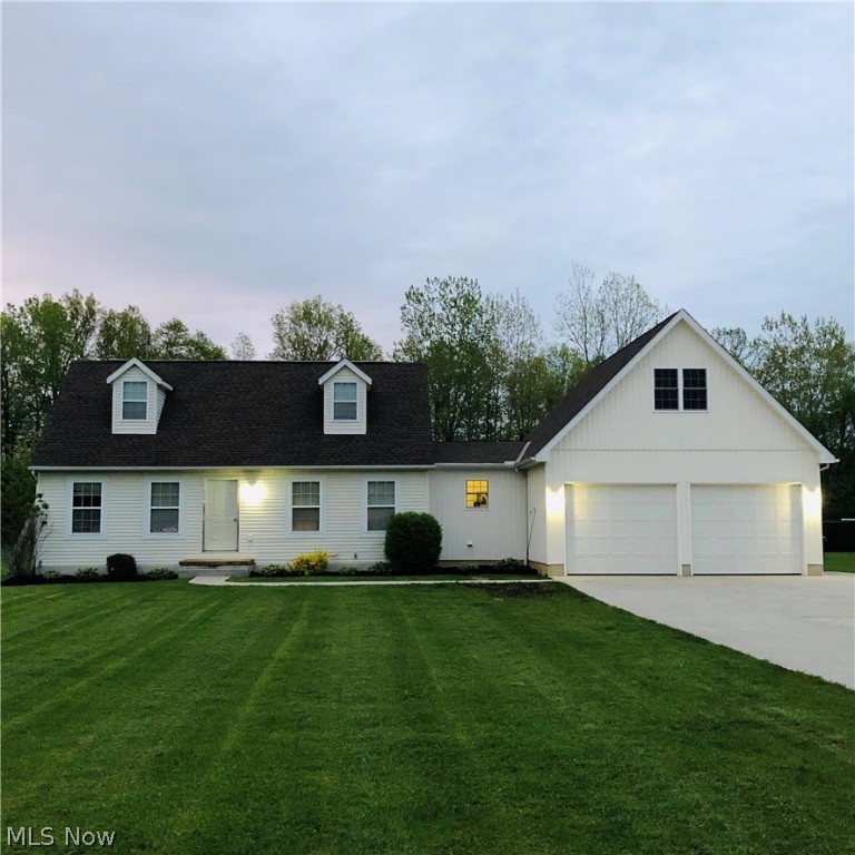 A fabulous home with lots of bells & whistles: heated porcelain tile (electric w/programmable wifi thermostat), 24x36 garage w/10'6" ceilings, overhead garage door on bck of garage, 2- 8x10 garage doors w/electric lift/opener with remote, 2- heat pumps (2009 & 2020) and "mini-split" unit in bonus room.  The house has brand new high-grade carpet and padding throughout and brand new hickory hardwood in the noncarpeted areas.  You have to see it to believe it!  This won't last!