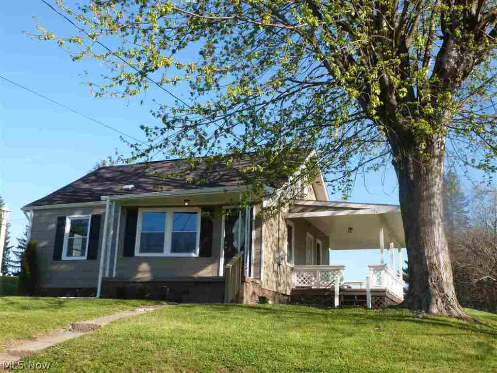 Wonderfully remodeled 1.5 story home in a great country neighborhood. The home also offers 3 bedrooms and 1 full bath. Located just 5 minutes from I-70. Seller will retain mineral rights.