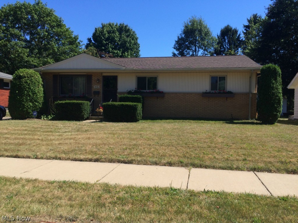 Office Information List Agent:
Comparable Information C88880/Keller Williams Chervenic Rlty Sell Agent: c2010001173/Kelly M. Wise Buzek
Co-Seller:
2
# Off Str Parking:
Fantastic ranch available for rent in West Akron! Dont miss this gem! Clean and well maintained, this home boasts a fireplace in the living room, an eat in kitchen overlooking the yard, nicely sized closets and a great partially finished basement with plentiful storage. The Master Bedroom also has an attached Jack and Jill half bath. Enjoy your large, partially privacy fenced back yard from your lovely back deck. 2 car garage. Some hardwoods and some newer carpets. Dont miss it! $35 application fee. We run credit, criminal and eviction history and verify income. Pets on a case by case basis. No section 8.