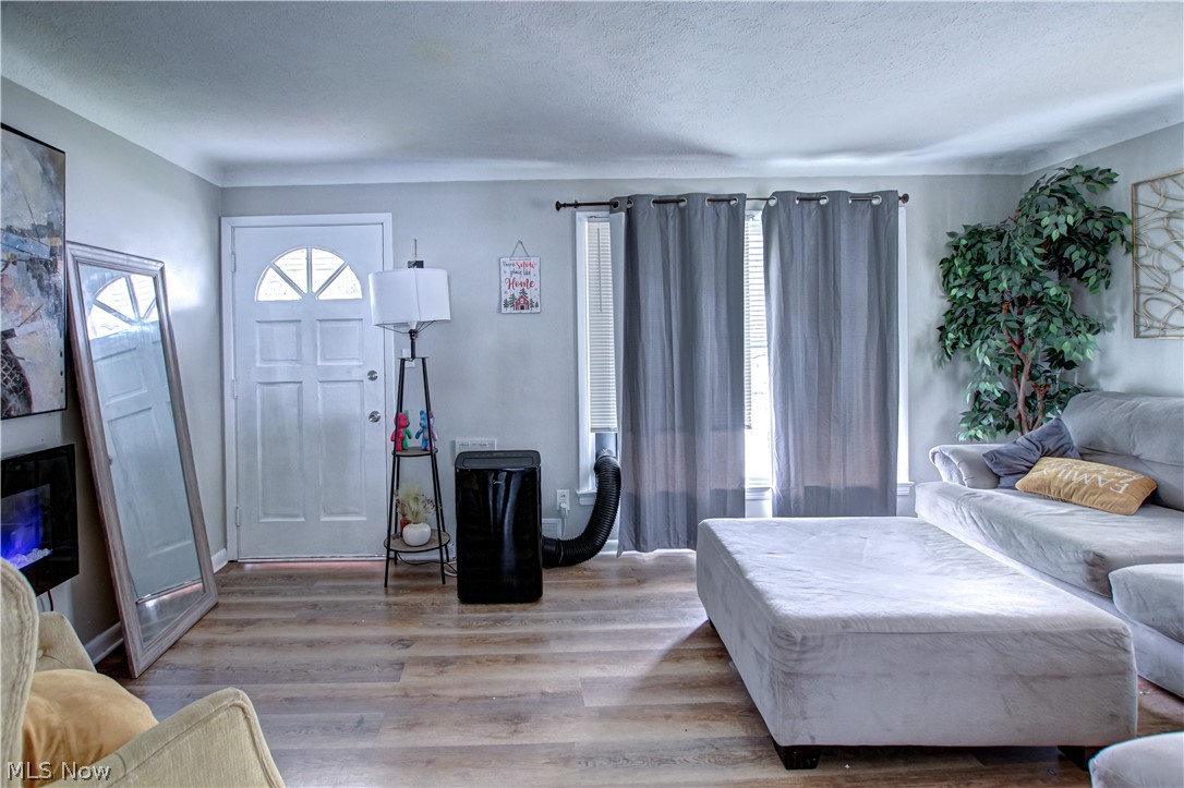 Morton J Goss & Ada H Blackli - Residential