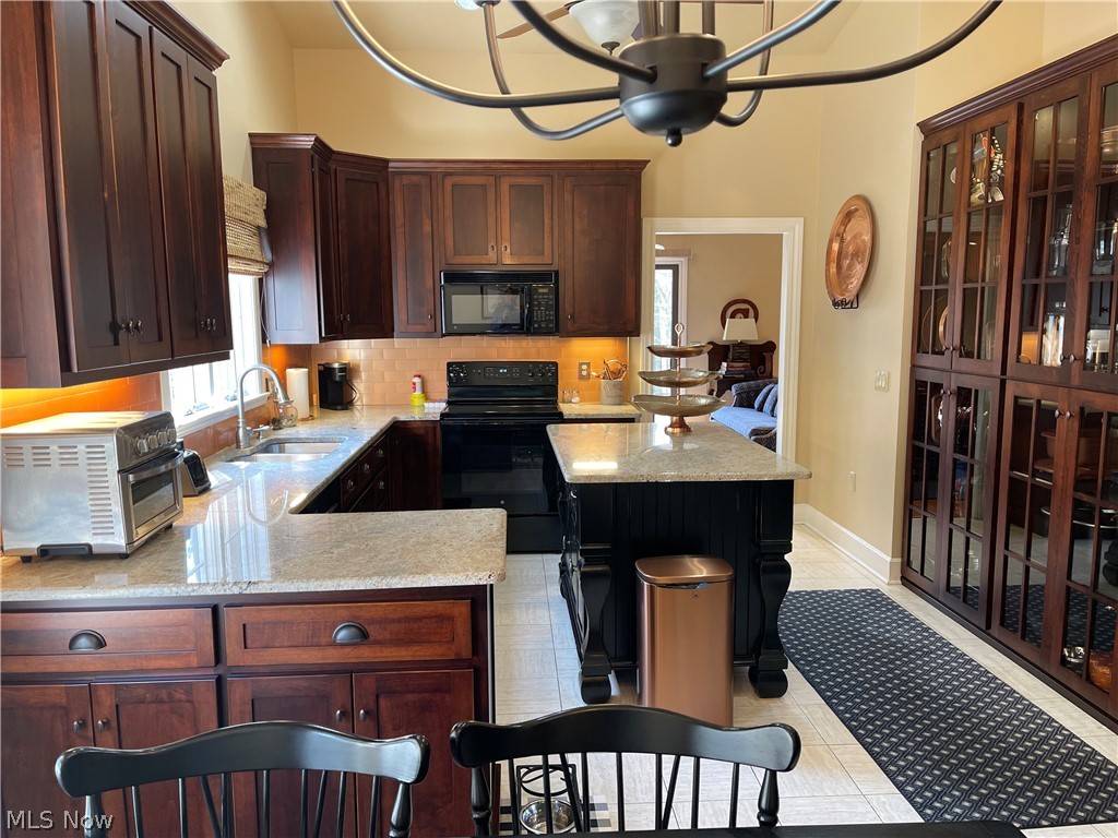 Woodlands Condo - Residential