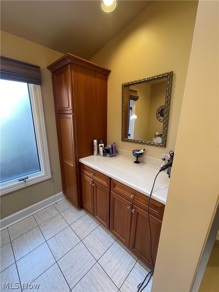 Woodlands Condo - Residential
