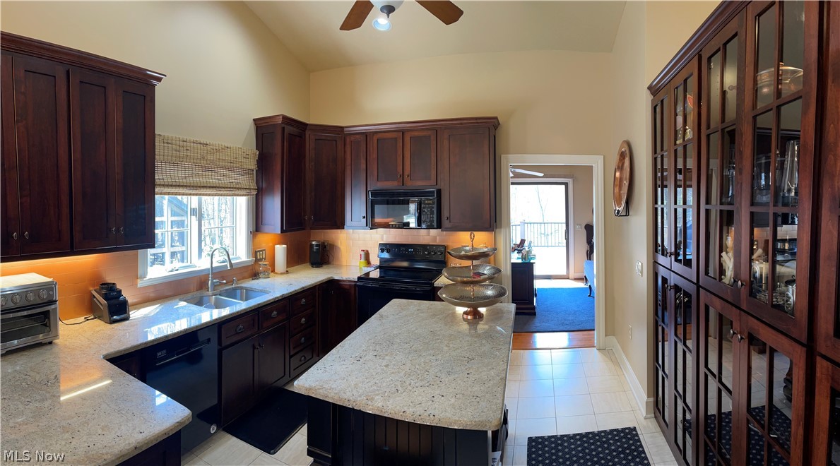 Woodlands Condo - Residential