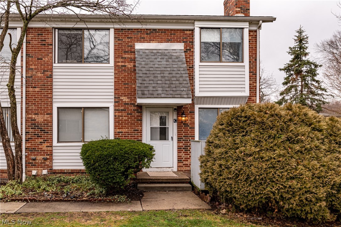 Live in the heart of Willoughby and enjoy all the amenities Big Turtle II has to offer! One of the nicer locations in the development and highly sought after, due to the additional parking both in the driveway and additionally nearby in the visitor parking area. This home is nicely updated throughout! Two bedroom condominium, and completely ready for move in, with an updated kitchen, and updated bathrooms, newer flooring and carpet throughout! Great amenities, including: fireplace, finished recreation room in lower level, semi-private patio, pool, playground, tennis courts, community center, and more! Come visit this home and see for yourself just how nice! Don’t miss out on this one! Make an appointment for a private showing today!
