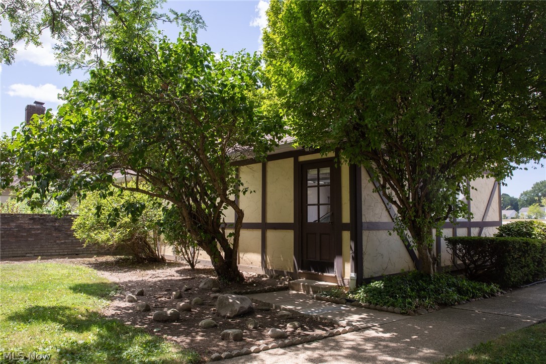 Deepwood Condo - Residential