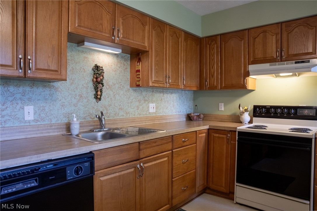 Deepwood Condo - Residential