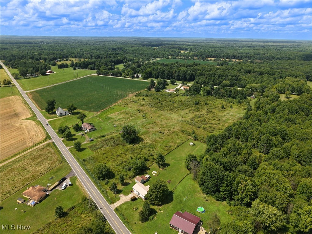 Looking for a little privacy? This 8.18 acre property is located in Braceville Township and LaBrae School District. There is a 36x72 outbuilding (needs some work) located near State Routes 303 & 534 and close to Nelsons Ledges State Park. Easily accessible to the Ohio Turnpike.
