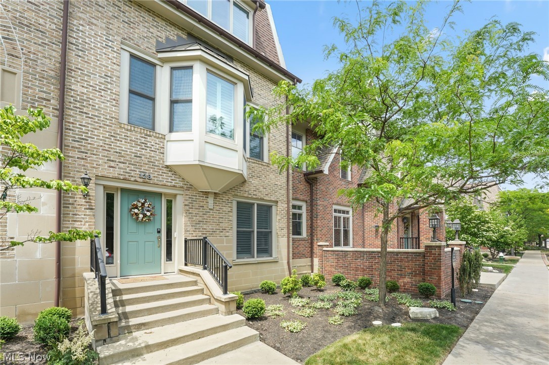 Westhampton/Crocker Park Condo - Residential