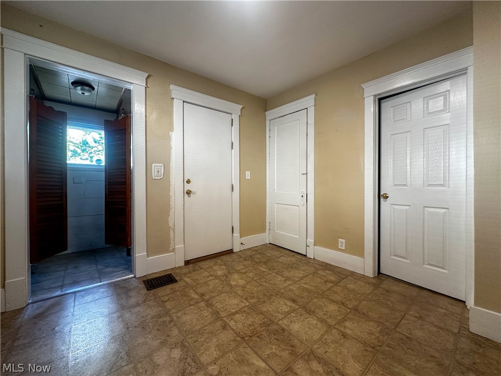 Niles City - Residential